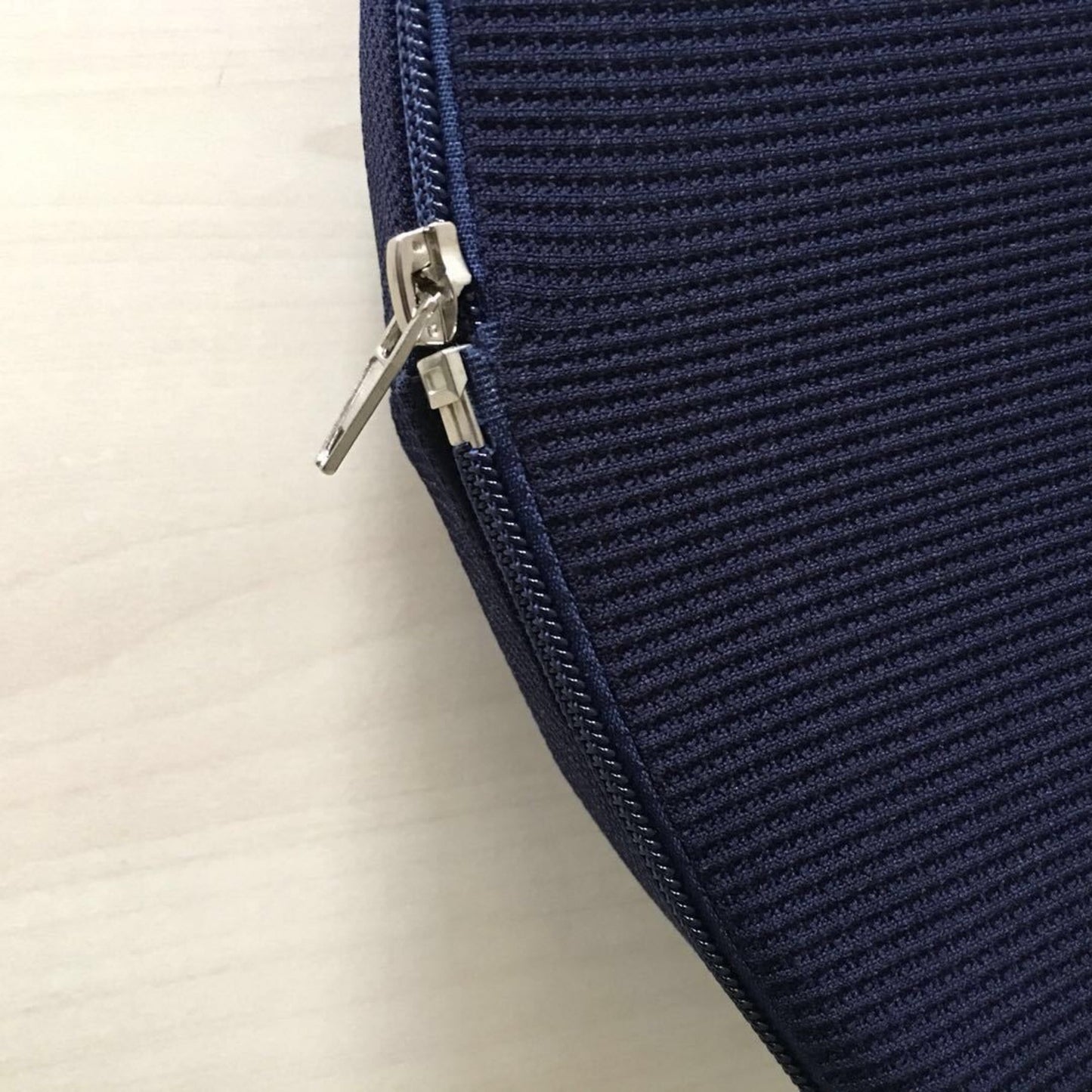 Memory foam hemorrhoids cushion Buttocks hollow cushion Beautiful pregnant woman butt cushion office cushion Manufacturers wholesale