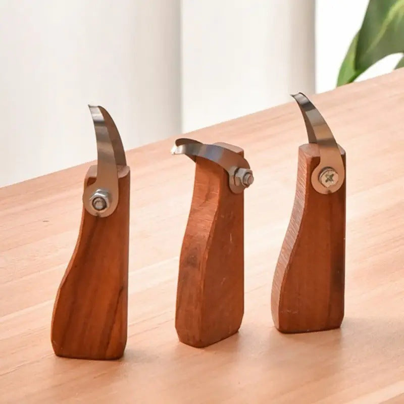 Metal details and forming knives for handcrafting in clay art are ideal for restoration and fine engraving