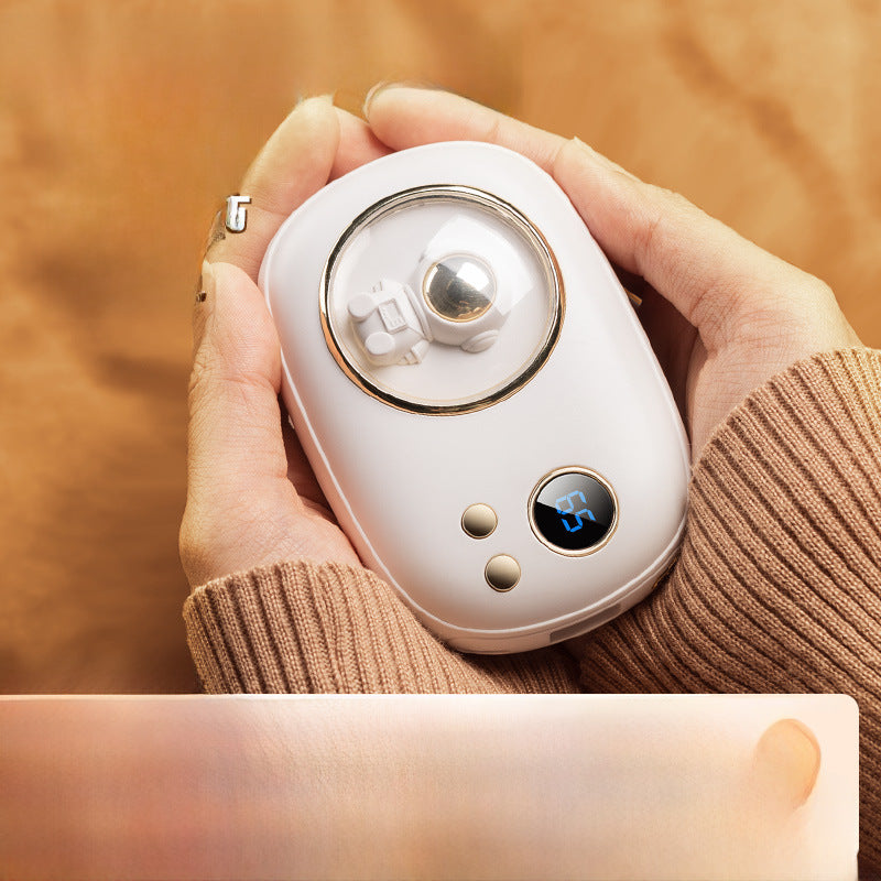 The new cross-border mini space number of people show 10,000 mAh hand warmer 2-in-1 charging