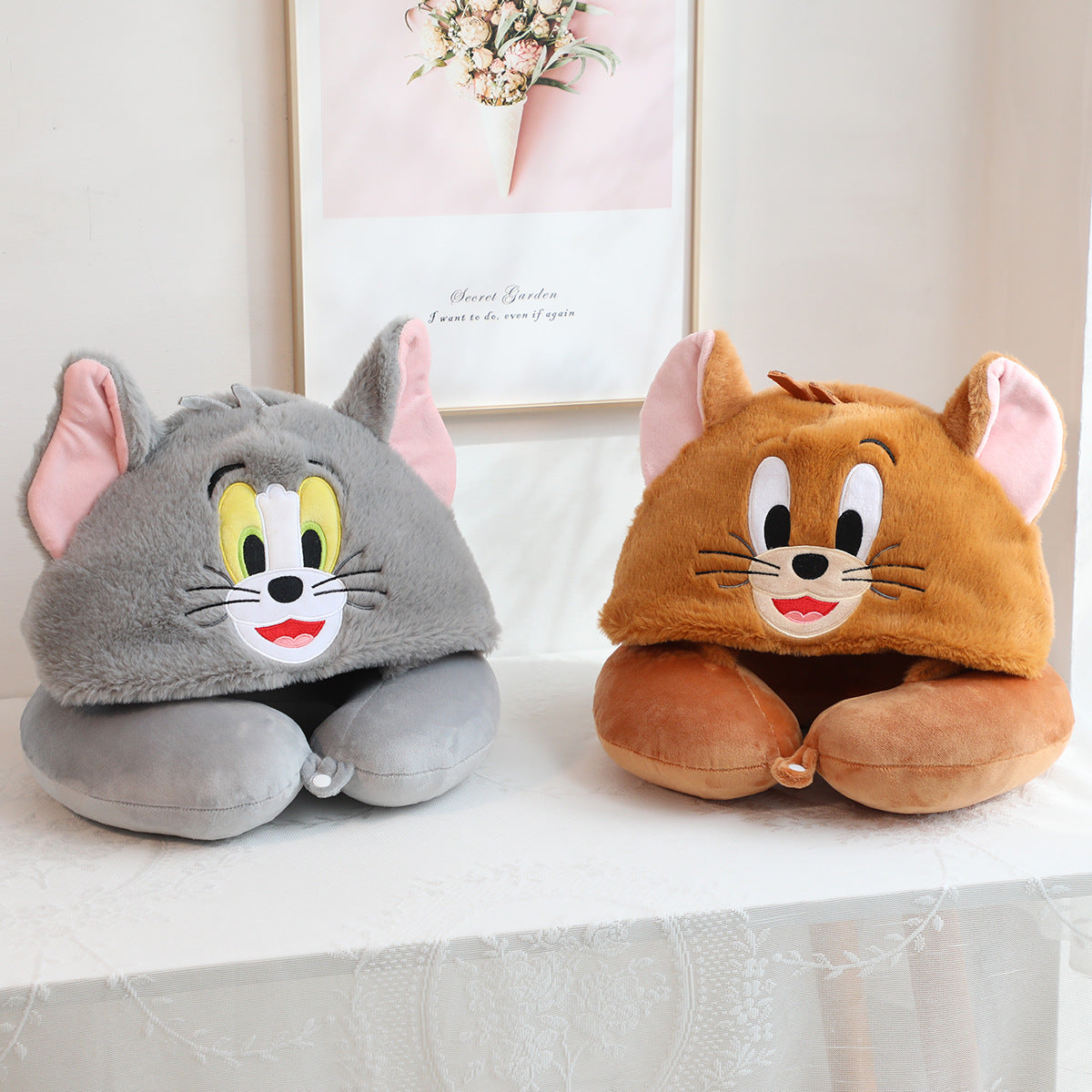 Cute cartoon chipmunk plush hooded u-shaped neck guard pillow nap pillow travel plane with hat u-pillow wholesale