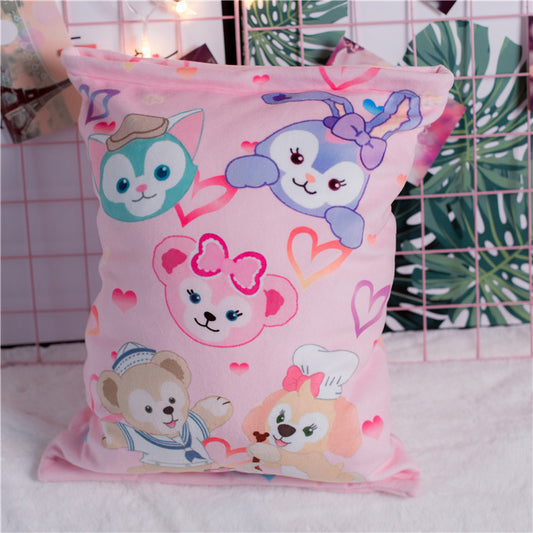 Internet celebrities with the same Tamiflu snacks, pillows, plush toys, dolls, a big bag, office chairs, and large pillows