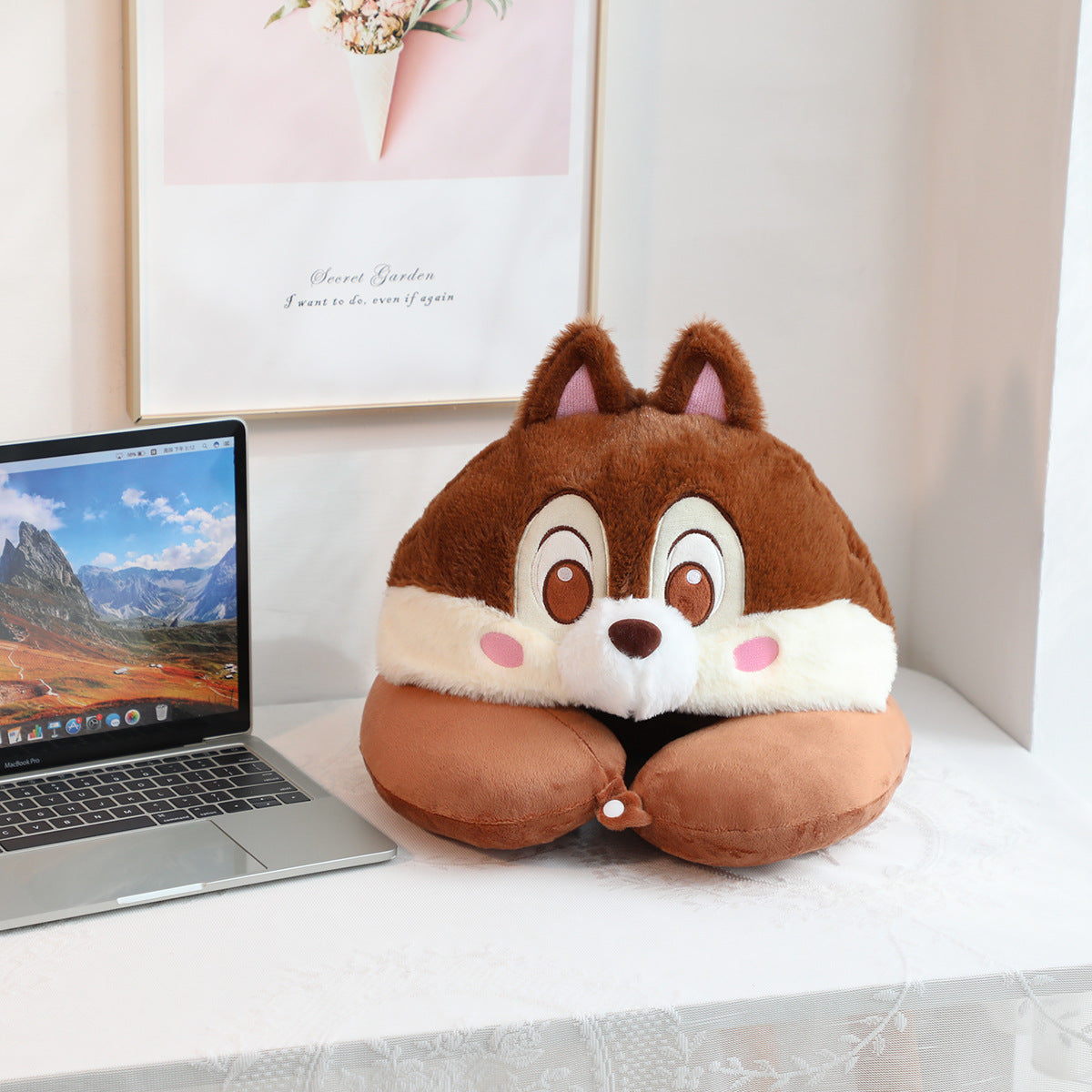 Cute cartoon chipmunk plush hooded u-shaped neck guard pillow nap pillow travel plane with hat u-pillow wholesale