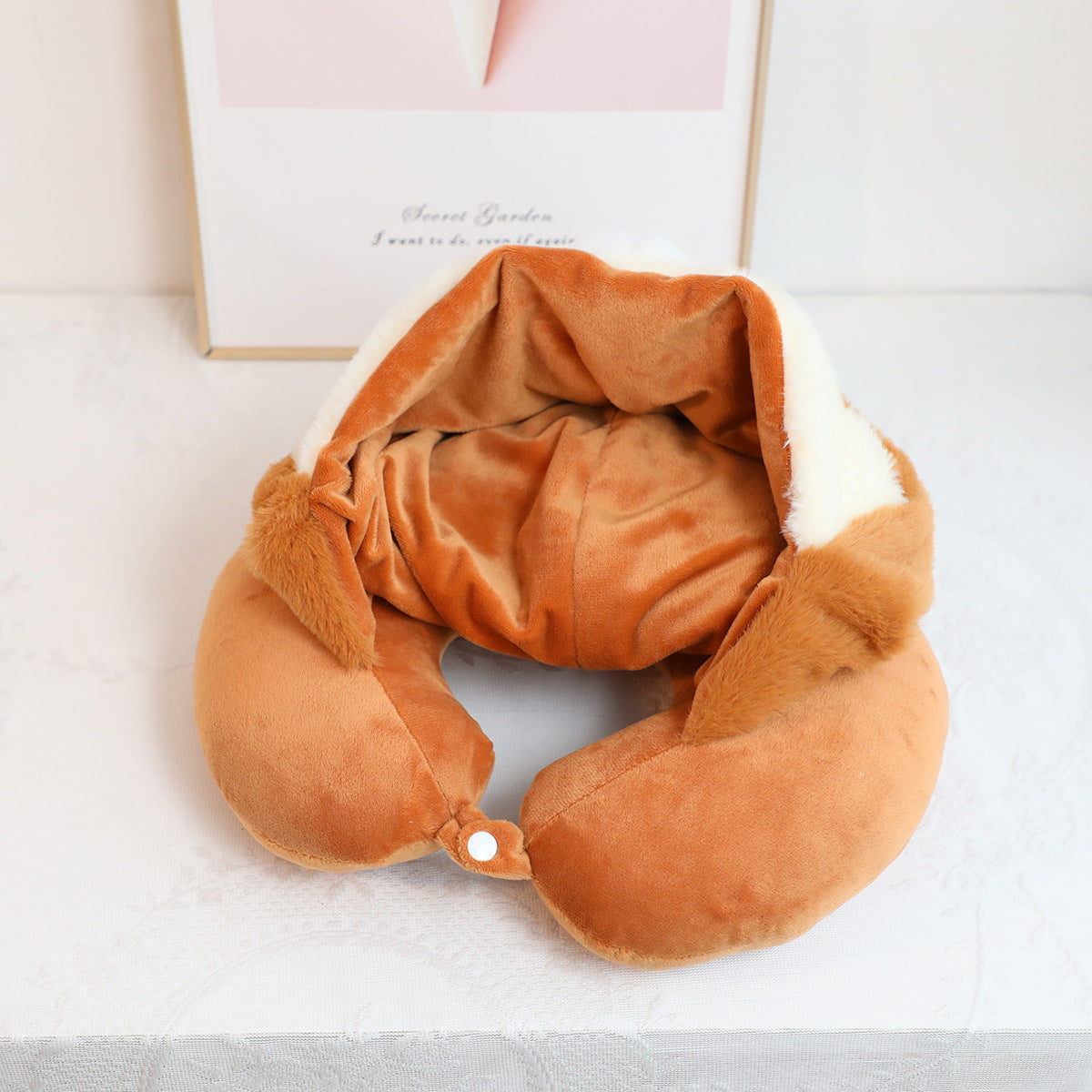 Cute cartoon chipmunk plush hooded u-shaped neck guard pillow nap pillow travel plane with hat u-pillow wholesale