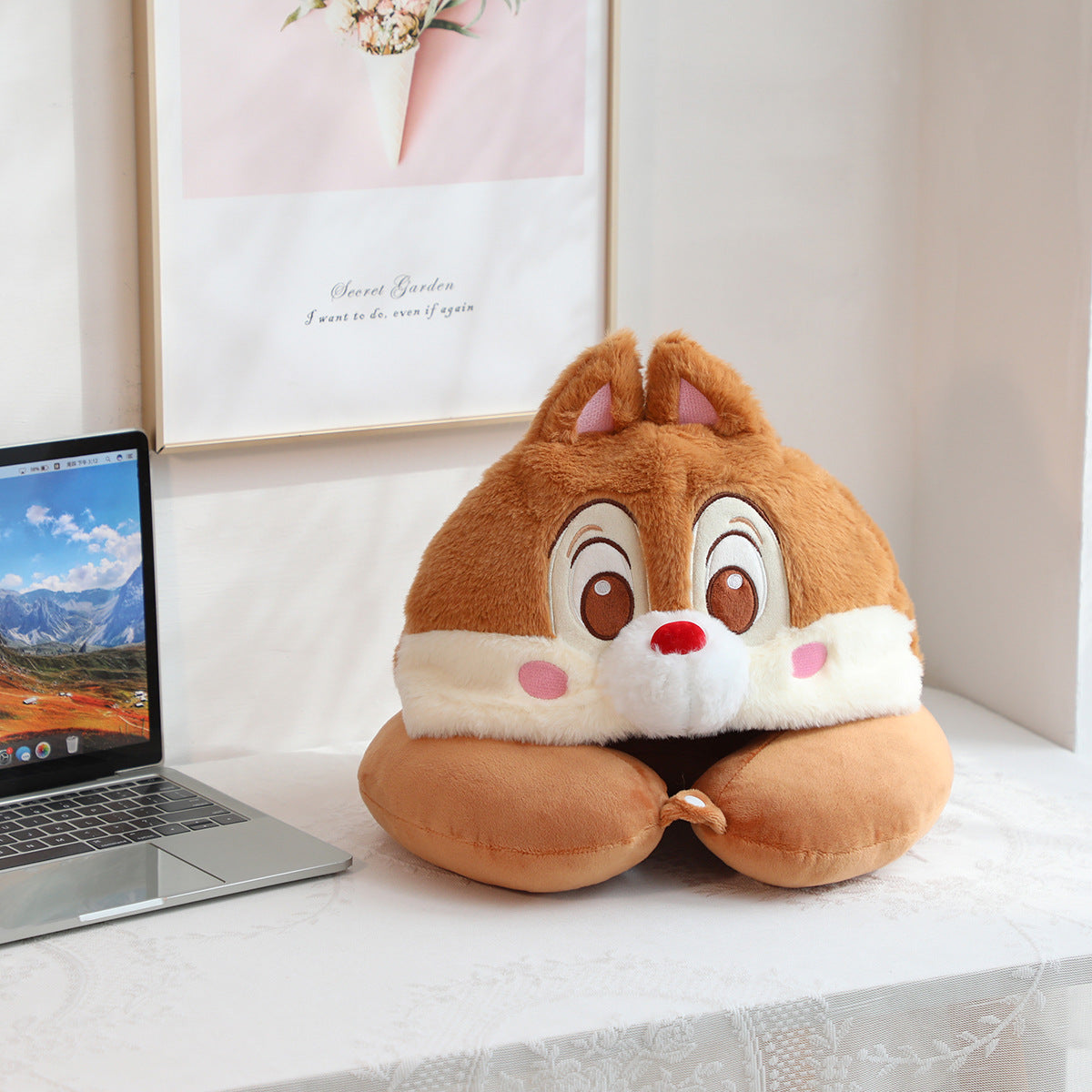 Cute cartoon chipmunk plush hooded u-shaped neck guard pillow nap pillow travel plane with hat u-pillow wholesale
