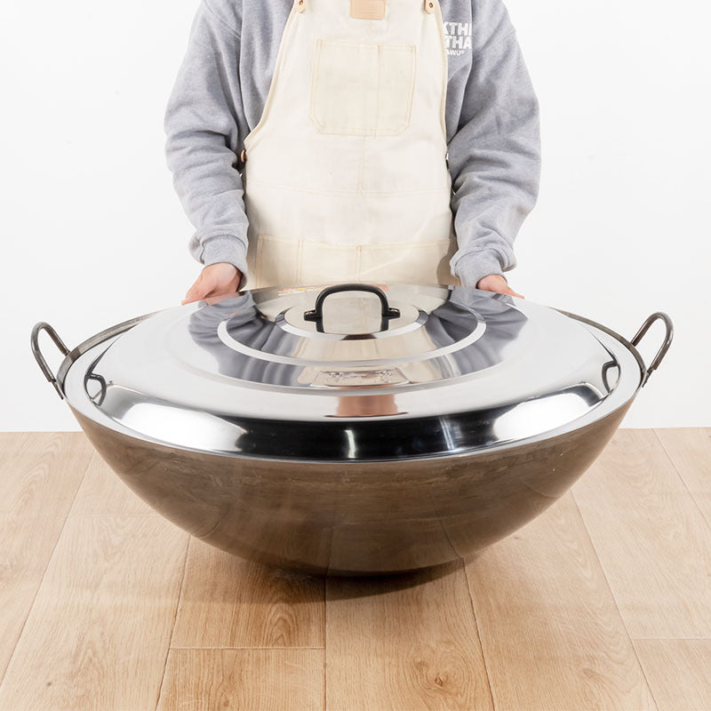 Factory wholesale traditional fine iron amphora wok non-stick pan uncoated thickened steel plate round bottom commercial household pan