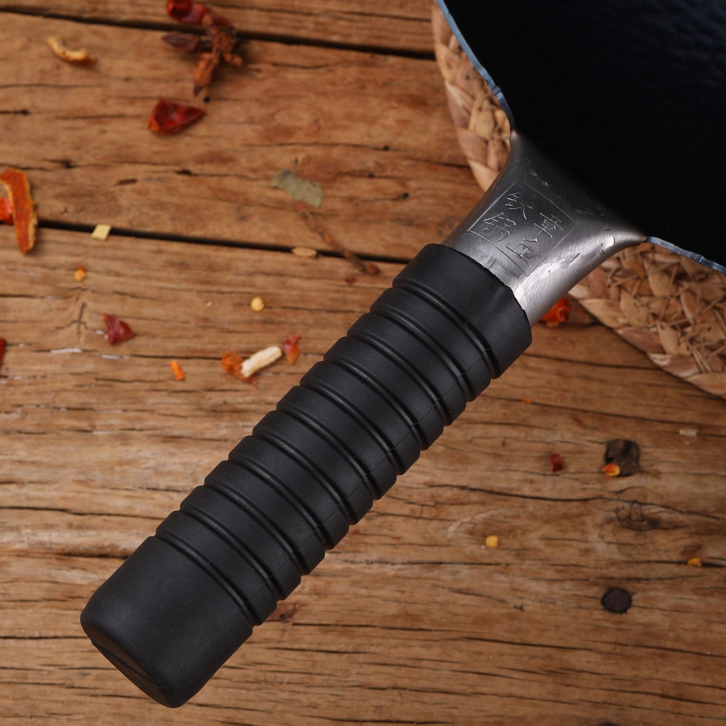 Zhangqiu handmade iron pot gift pots and pans old-fashioned traditional household hand-forged wrought iron wok uncoated non-stick pan