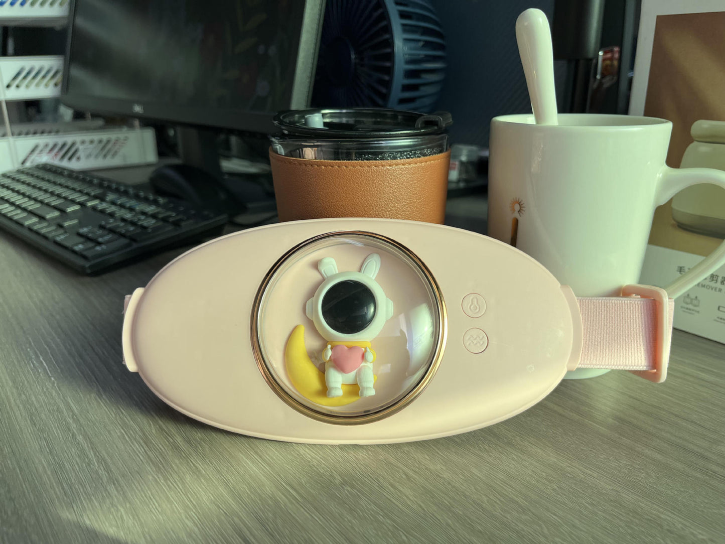 Warm the uterus, attach the belt to charge, the aunt artifact, give the girlfriend a small gift, menstruation, hot compress, warm the palace treasure to keep warm